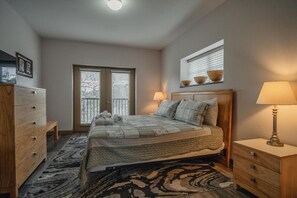 3 bedrooms, desk, iron/ironing board, WiFi