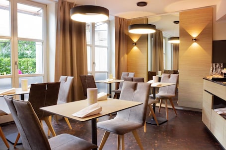 Restaurant. Hotel & Tafernwirtschaft zum Fischer