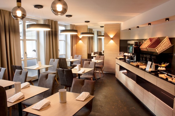 Desayuno buffet todos los días (EUR 20.00 por persona)