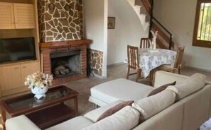 Living area - Holiday cottage near Blanes / Lloret. 6 px (Tordera)