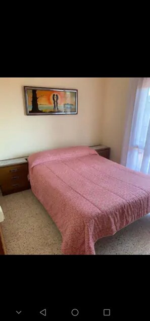 3 bedrooms, bed sheets - Holiday cottage near Blanes / Lloret. 6 px (Tordera)