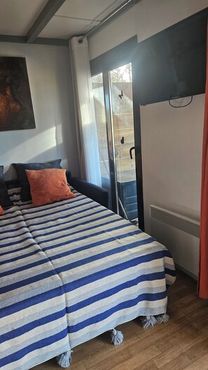 2 bedrooms