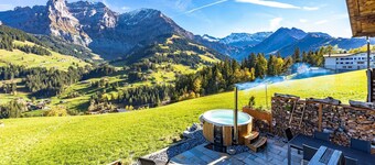 Chalet Rösi | Holiday apartment with hot tub in the mountains