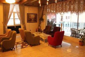 Lobby sitting area - Cimse Otel (Ankara)