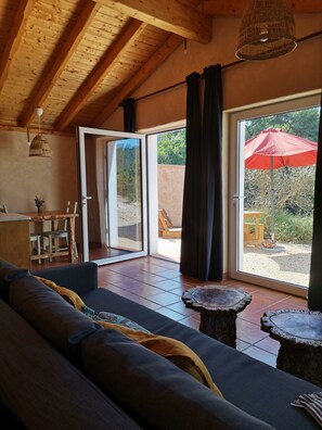 Fireplace - New built studio, in nature close to the beach (Odeceixe)