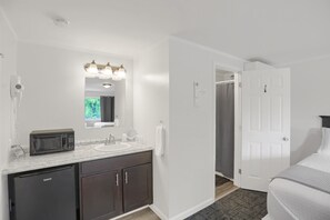 Deluxe Room, 2 Queen Beds | Iron/ironing board, free WiFi, bed sheets