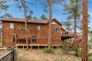 House, 4 Bedrooms | Exterior - Heavenly Pines -- Ev #3361 5 Bedroom Home by RedAwning (Estes Park)