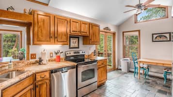 House, 4 Bedrooms | Private kitchen | Fridge, microwave, oven, dishwasher