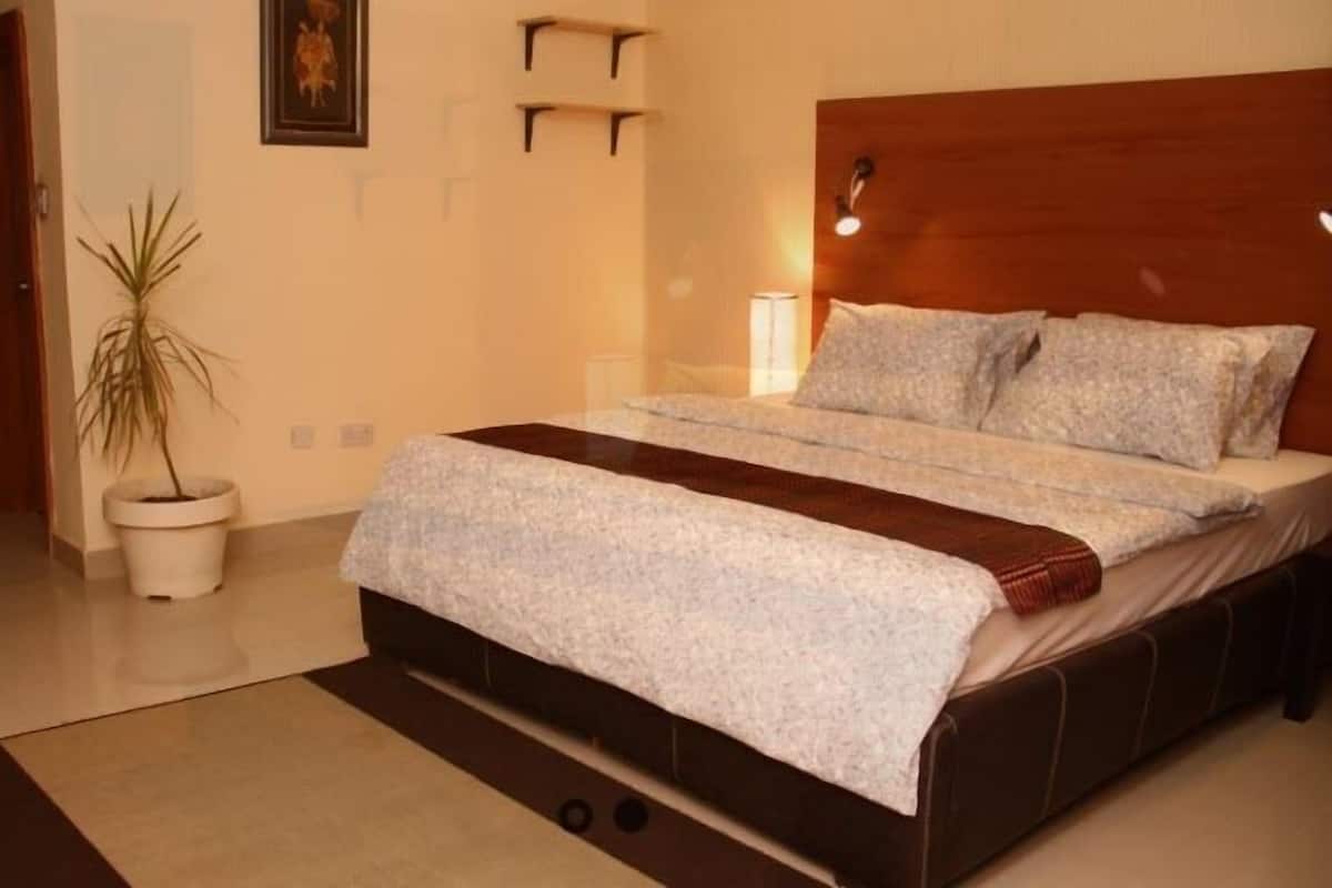 Deluxe Room | In-room safe, free WiFi, bed sheets