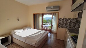 Estúdio | Área de estar | TV LCD 19 polegadas com canais via satélite, TV