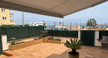 Apartamento con Gran Terraza al Lado del mar