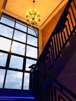 Escaleras con baranda