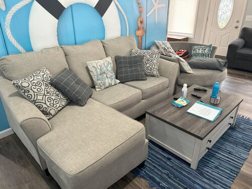 Rye Beach Retreat · Cozy Cottage on Rye Beach with Lake Erie view!