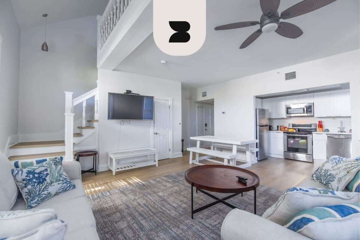 Duval Delight | Recently Remodeled Condo On Duval!