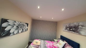 Comfort House, 3 Bedrooms | 4 bedrooms, premium bedding, memory-foam beds, iron/ironing board