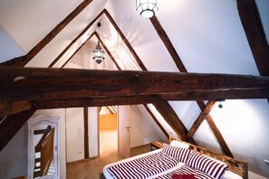 2 Schlafzimmer, Zimmersafe, Schreibtisch, Bügeleisen/Bügelbrett