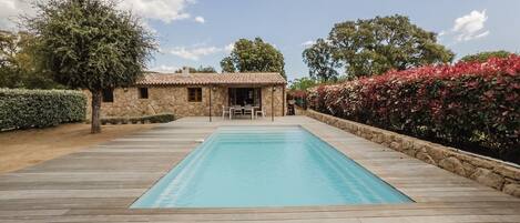 Piscine extérieure, piscine chauffée