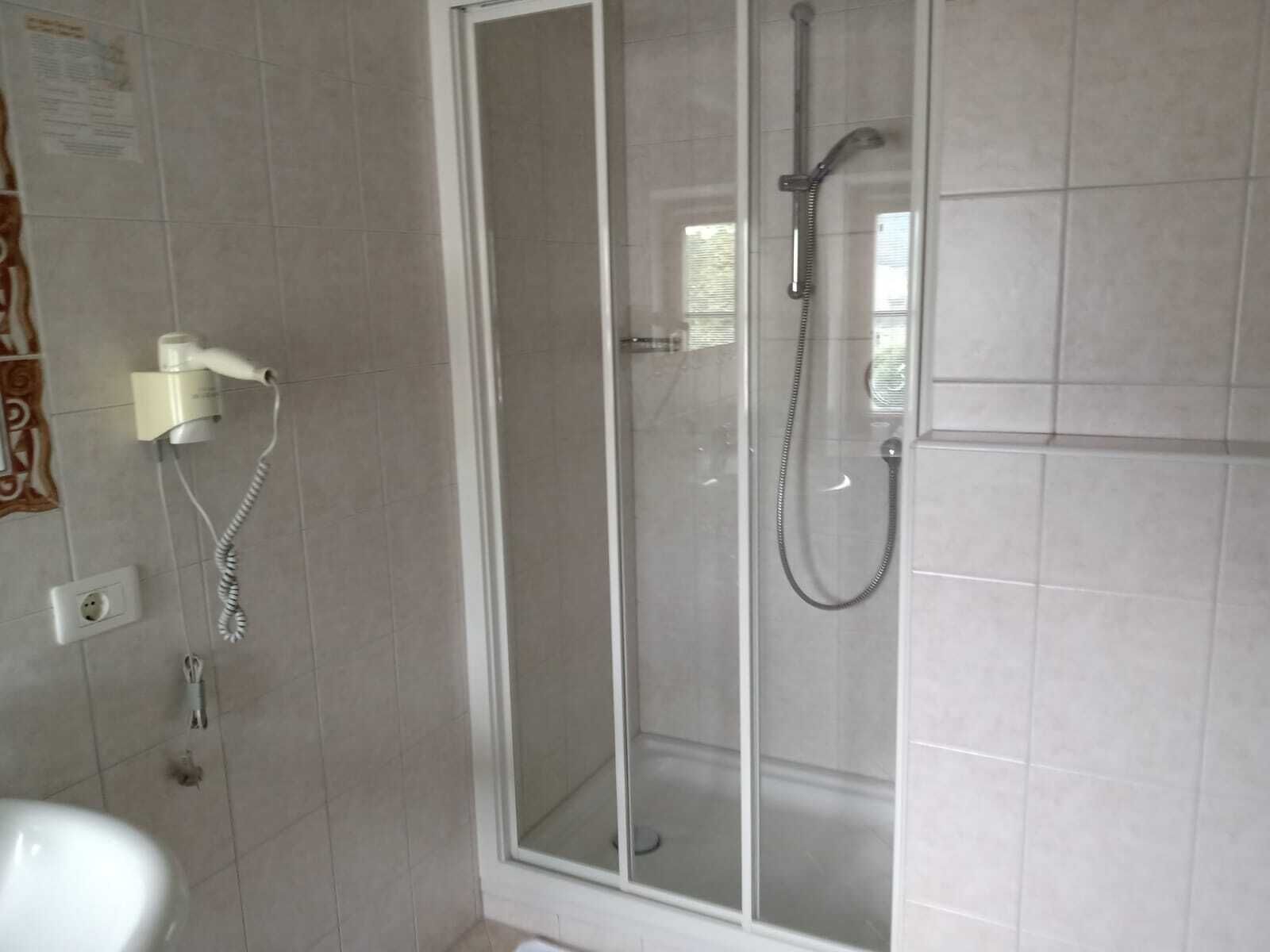 Habitación clásica doble de uso individual | Baño | Bañera y toallas