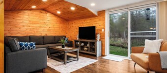 Cozy and Spacious House Situated In The Heart Of Up North And Snow activities!