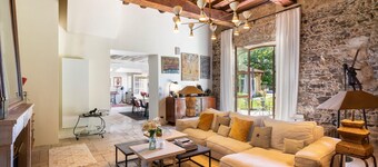 L'Antiquaire - Chic and trendy family house with garden and swimming pool