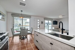 Fridge, microwave, oven, stovetop - Snowy Plover - 2 bedroom / 2 bath (Carlsbad)