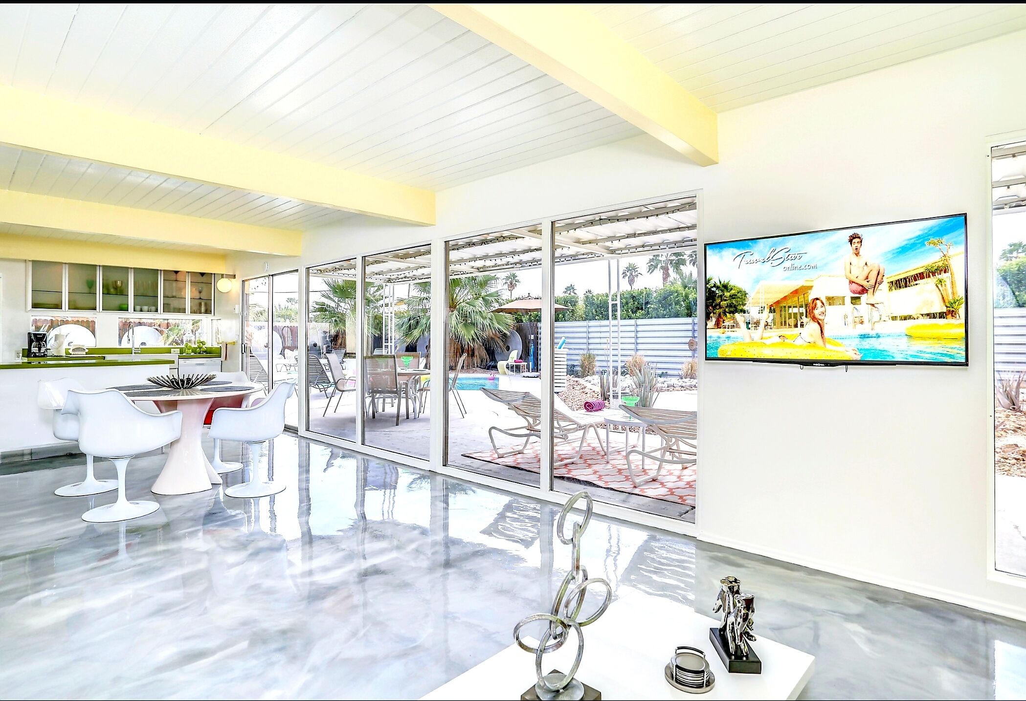 The " Rat Pack House " Famous for Fun - Pool , Views , Close to All