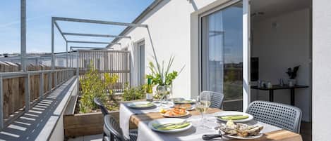 T2 Premium | 1 bedroom, blackout curtains, soundproofing, iron/ironing board