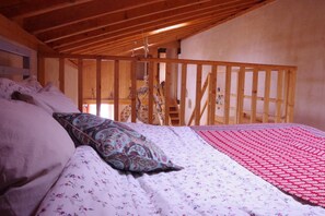 2 slaapkamers, reisbedje, gratis wifi, beddengoed