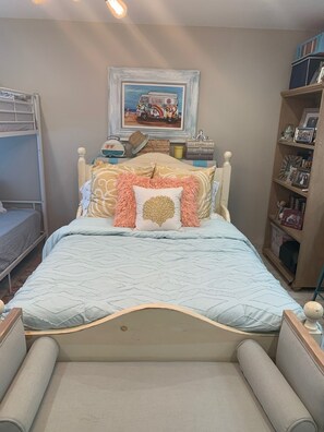 1 bedroom, iron/ironing board, WiFi, bed sheets