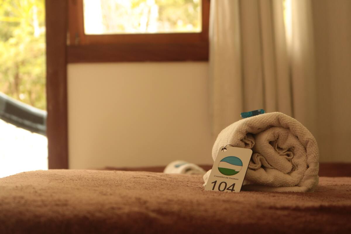 family room | minibar, laptop workspace, free wifi, bed sheets