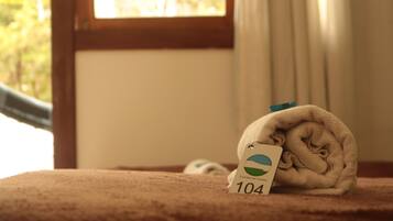 Family Room | Minibar, laptop workspace, free WiFi, bed sheets