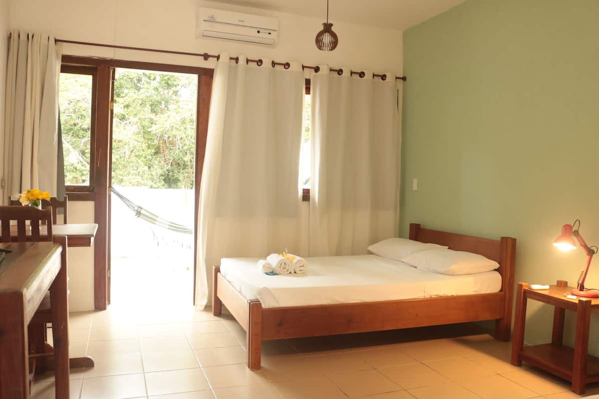 family room | minibar, laptop workspace, free wifi, bed sheets