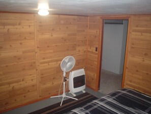 2 bedrooms, WiFi, bed sheets - Cozy Cave , Apartment (Jetmore)