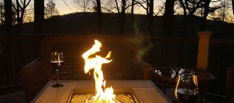 Red Top Treehouse Cabin in Mirror Lake and minutes to downtown-Dog Friendly!