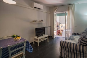 1 Schlafzimmer, Reisekinderbett, kostenloses WLAN, Bettwäsche
