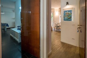 Interior - Schiacchetrà Ground Floor Apartment with AC (Monterosso al Mare)