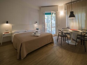 1 Schlafzimmer, Reisekinderbett, kostenloses WLAN, Bettwäsche