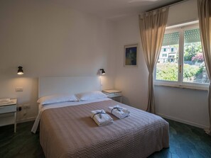 2 Schlafzimmer, Reisekinderbett, kostenloses WLAN, Bettwäsche