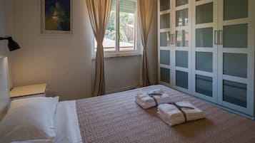 2 Schlafzimmer, Reisekinderbett, kostenloses WLAN, Bettwäsche