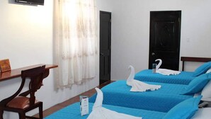Economy Triple Room - La Mirada De Solitario George (Puerto Ayora)