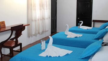 Economy Triple Room | Bed sheets