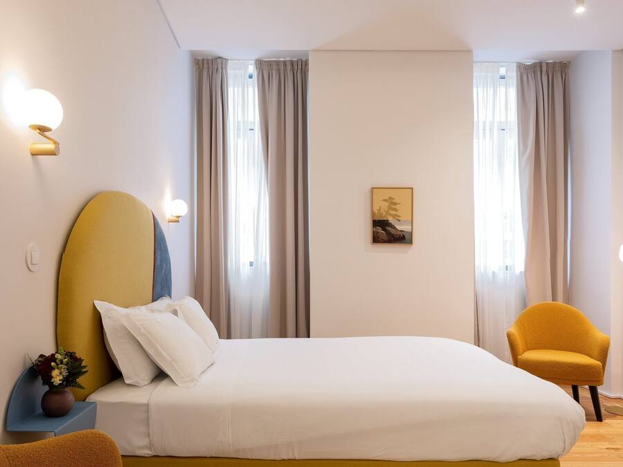 Caja de seguridad en la habitación y sistema de insonorización