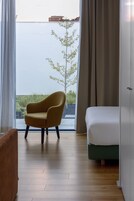 Caja de seguridad en la habitación y sistema de insonorización 