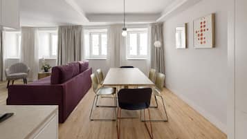 Duplex, 2 Bedrooms | In-room safe, iron/ironing board, cots/infant beds, free WiFi