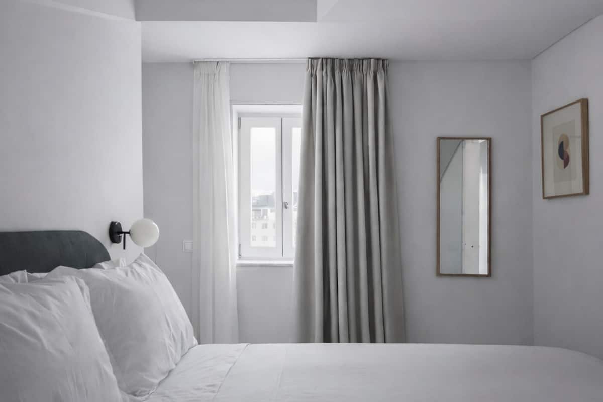 Studio Deluxe | Coffre-fort, fer et planche à repasser, lit de bébé (supplément)