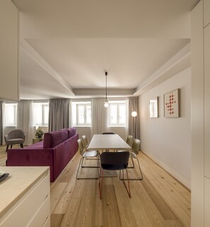 Paritalo, 2 makuuhuonetta | Olohuone | Taulutelevisio