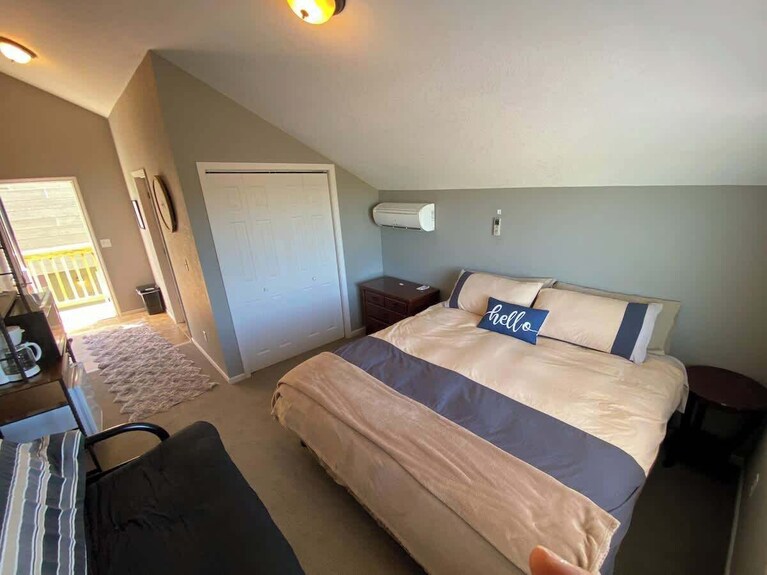 Loft At Bayside Golf Course, Single Room And Bath - Nebraska