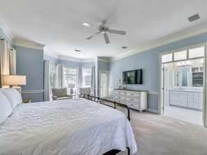 5 Schlafzimmer, Bügeleisen/Bügelbrett, Internetzugang, Bettwäsche