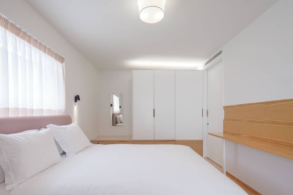 Apartment, 1 Bedroom | Premium bedding, in-room safe, soundproofing, iron/ironing board
