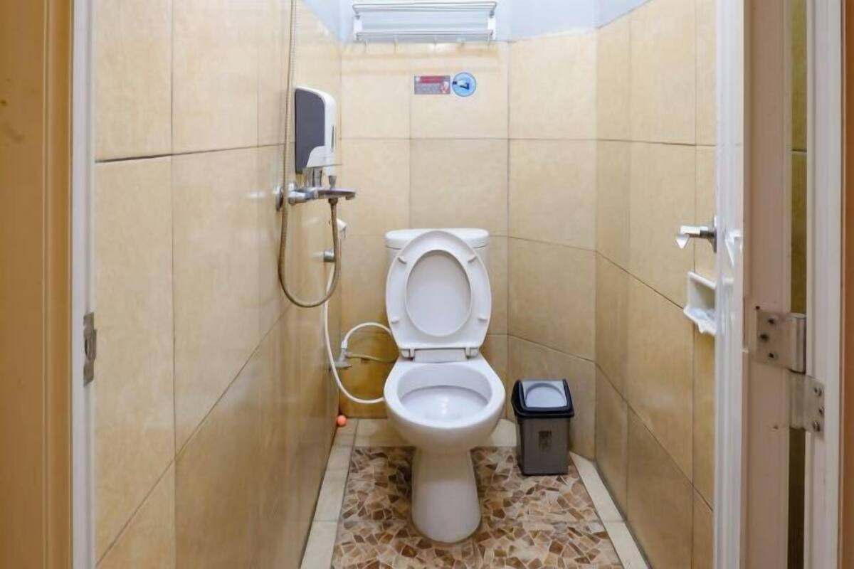 Towels, soap, shampoo